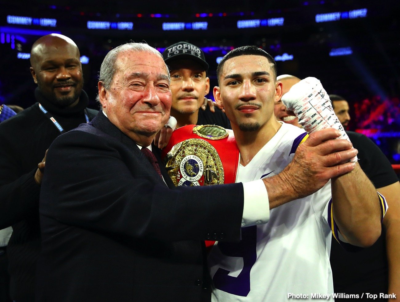 Image: Teofimo Lopez to Devin Haney: 'Floyd can't fight for you'