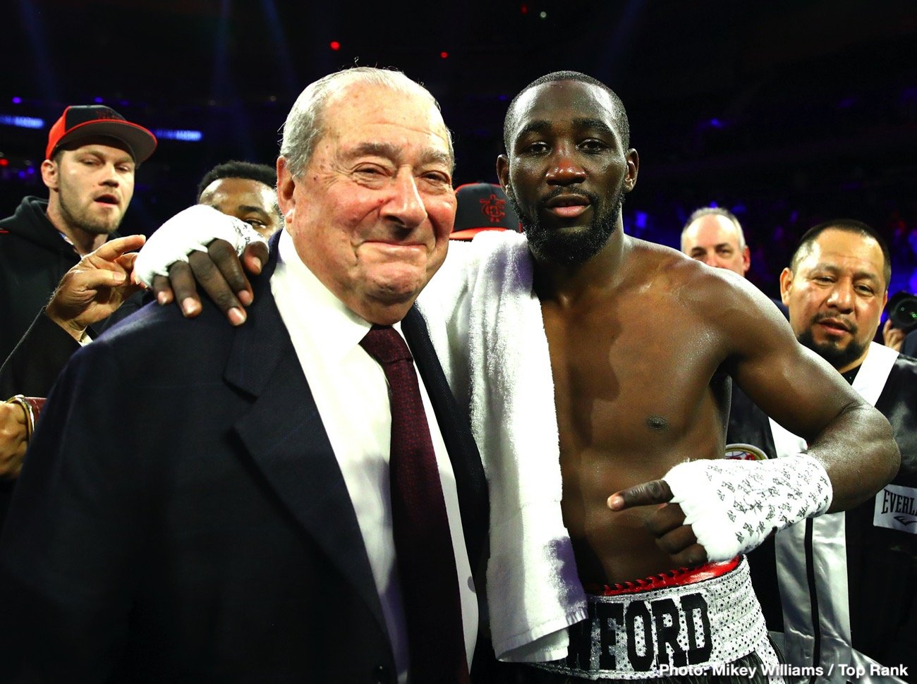 Image: Arum blaming Errol Spence for Terence Crawford fight not happening