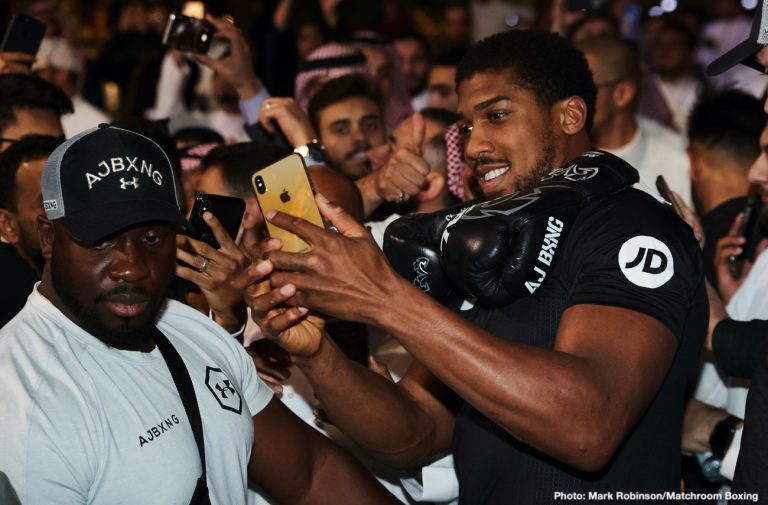 Image: Joshua wants to lure Wilder away from Fury trilogy match