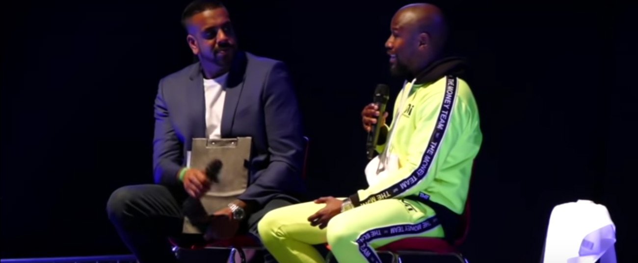 Image: Mayweather doesn't want Saunders to OVERLOOK Canelo Alvarez