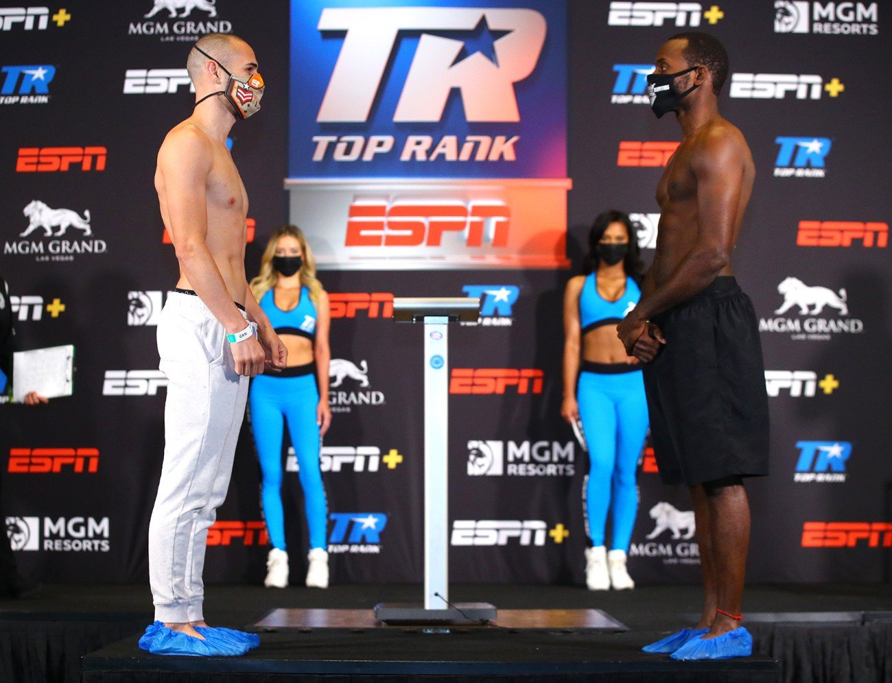 Image: Jose Pedraza 140.4 lbs vs. Mikkel LesPierre 141-lbs - weigh-in results