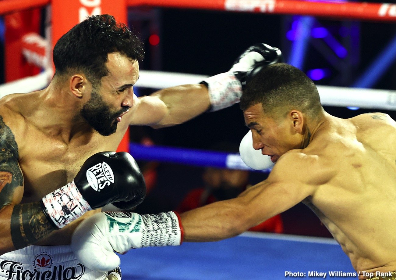 Image: Joshua Franco defeats Andrew Moloney - Live Boxing results