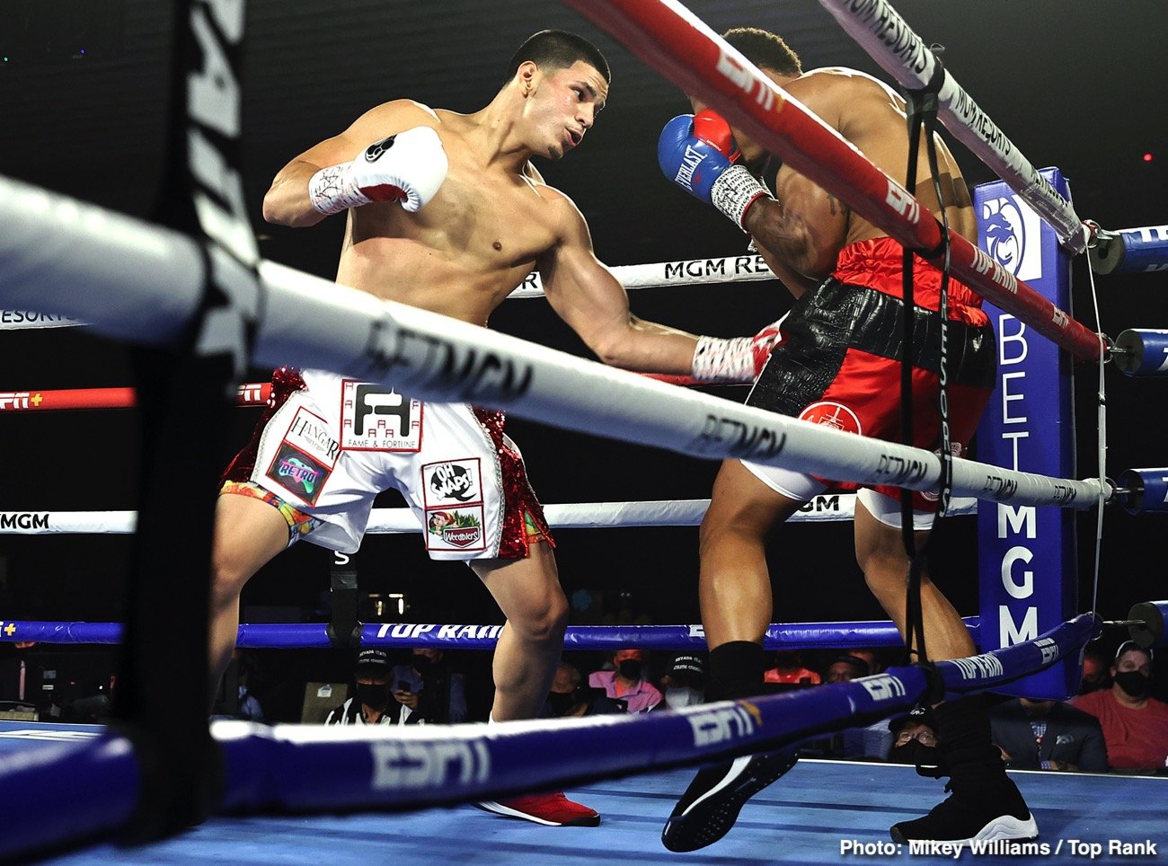 - Boxing News 24 boxing photo and news image
