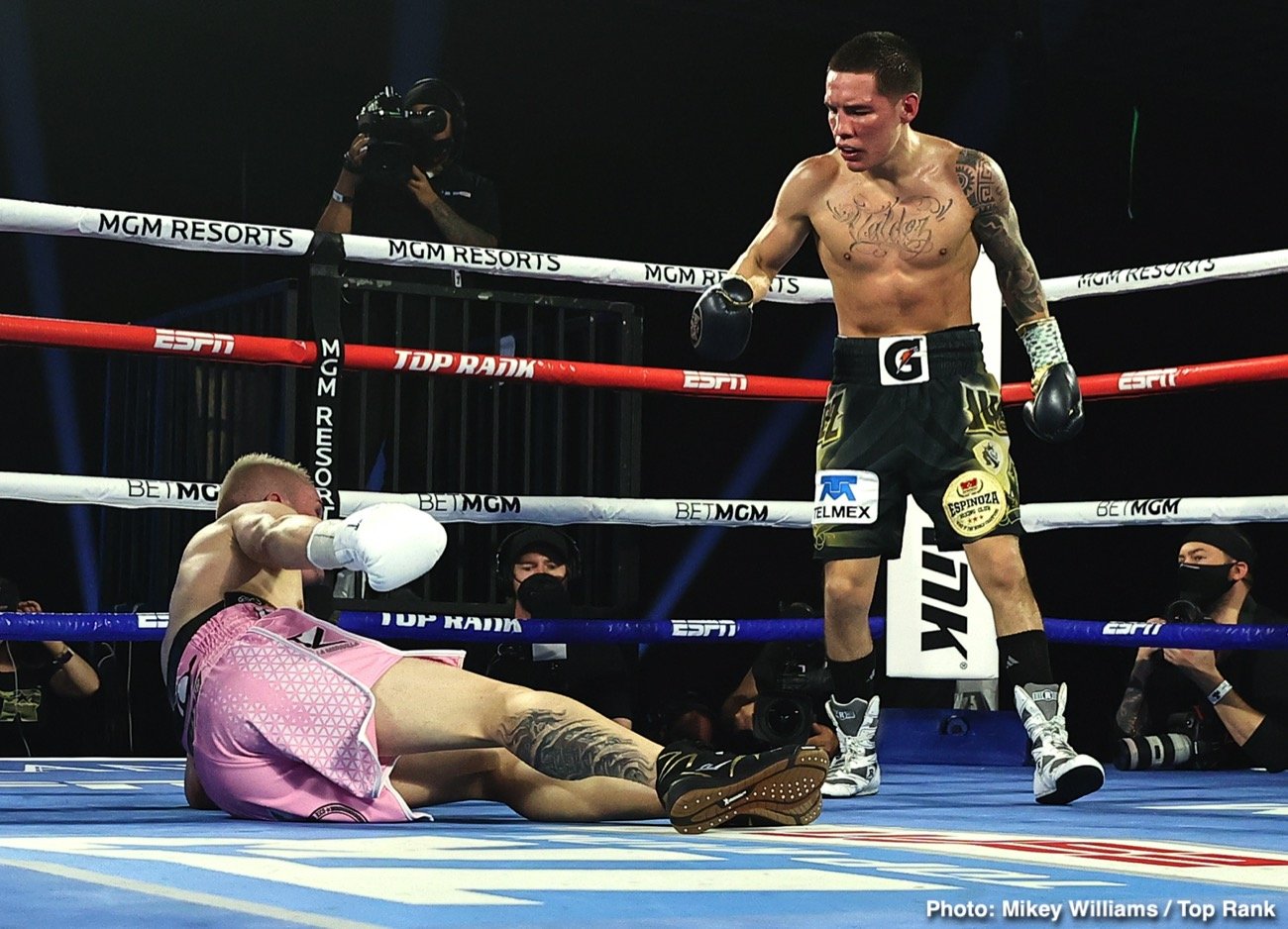 Image: Canelo Alvarez sparring Oscar Valdez