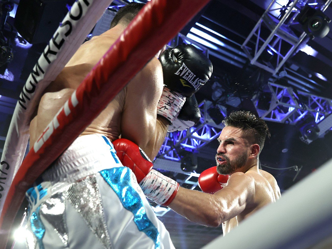 Benn vs. Ramirez boxing photo