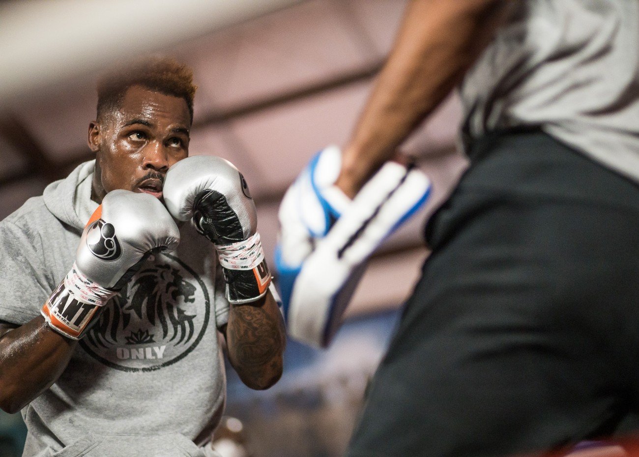 Image: Charlo brothers in action against Derevyanchenko & Rosario on PPV this Saturday