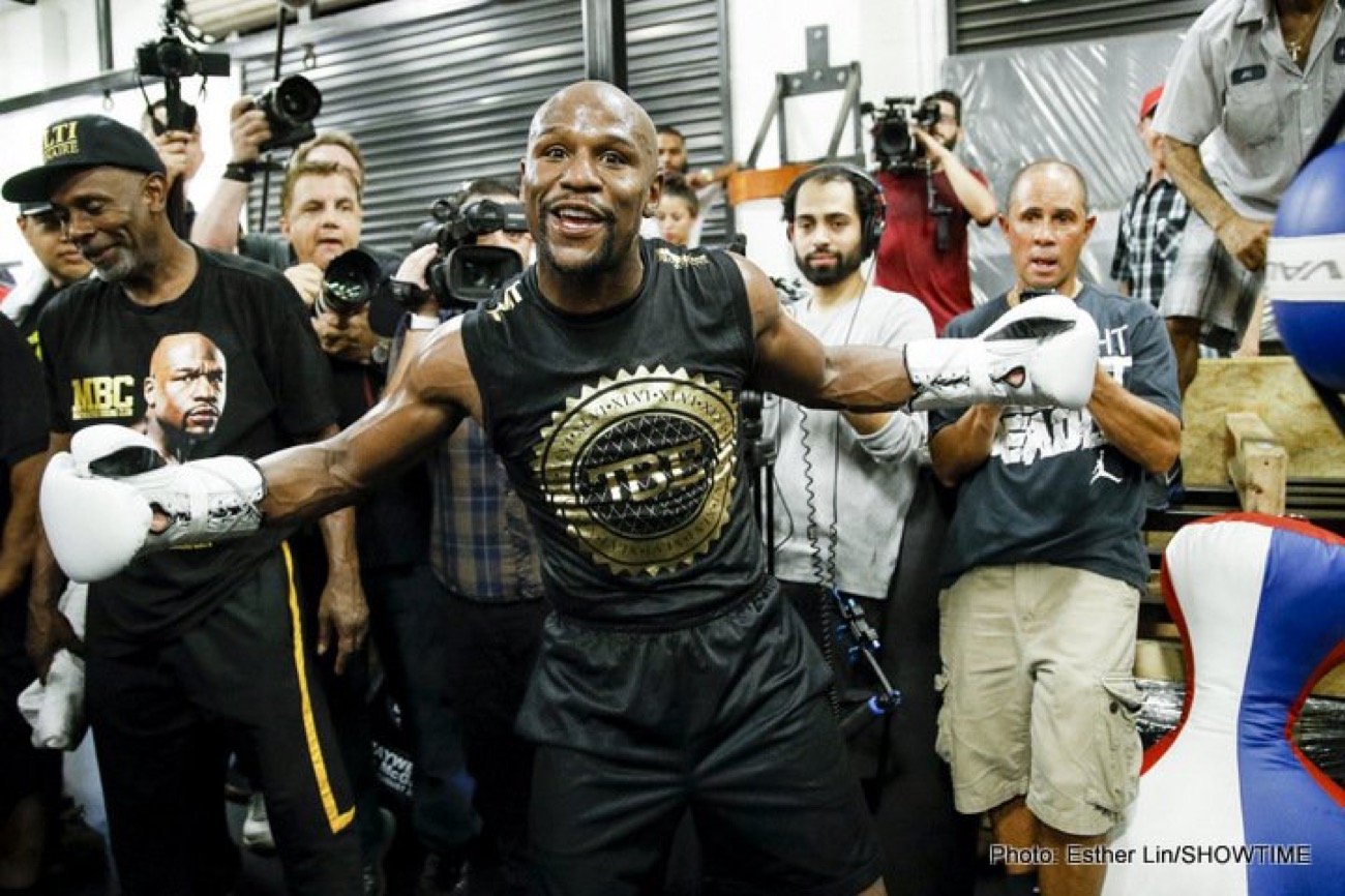 Image: WBC will be adding Floyd Mayweather's picture to all of the Green and Gold WBC belts!