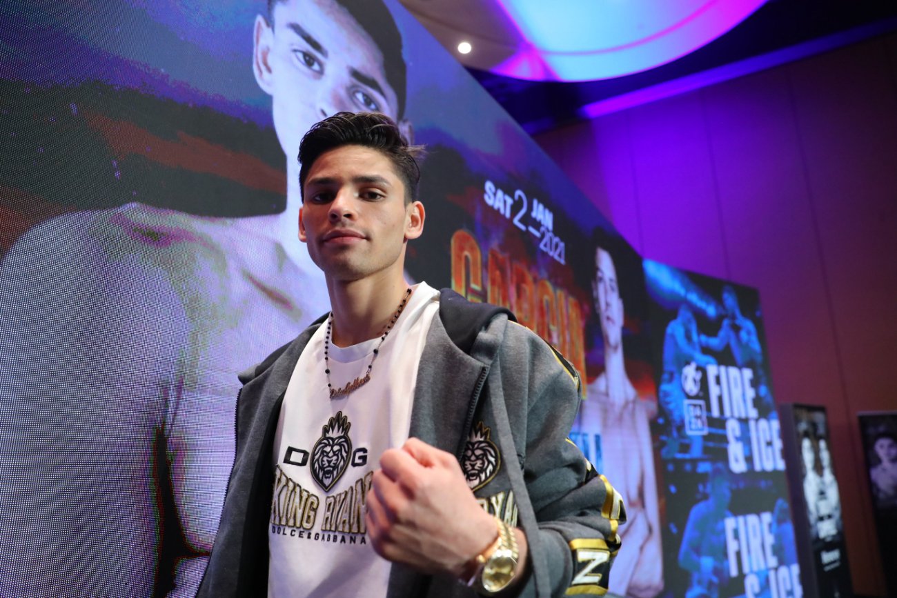 Image: De La Hoya wants Campbell to attack Ryan Garcia all-out