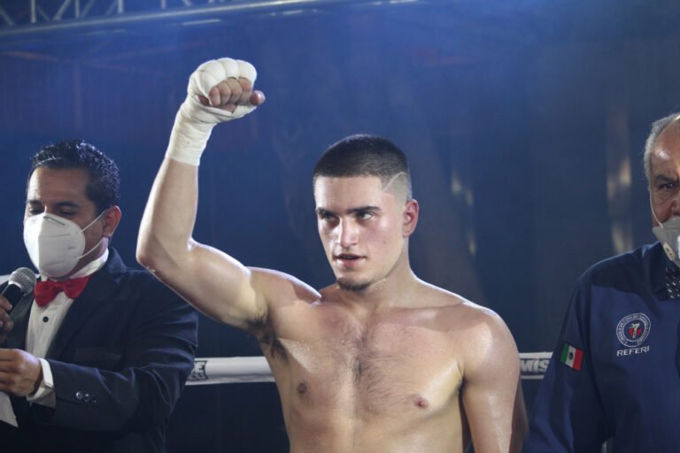 Image: Boxing Besults: Jose Macias defeats Steven Butler