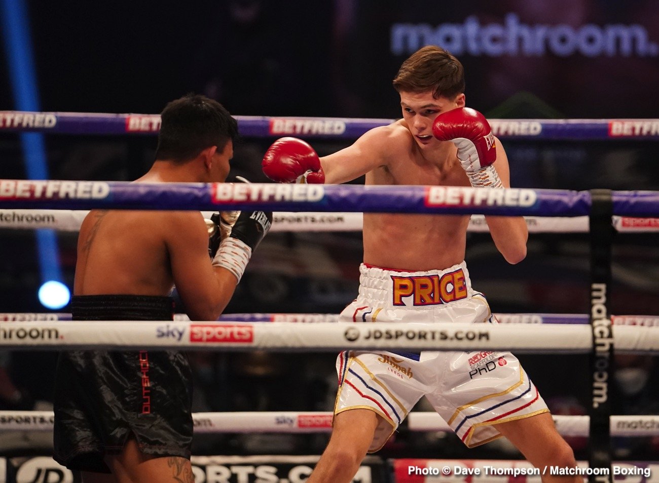 Image: Photos / Results: Lara stuns Warrington with ninth round knockout