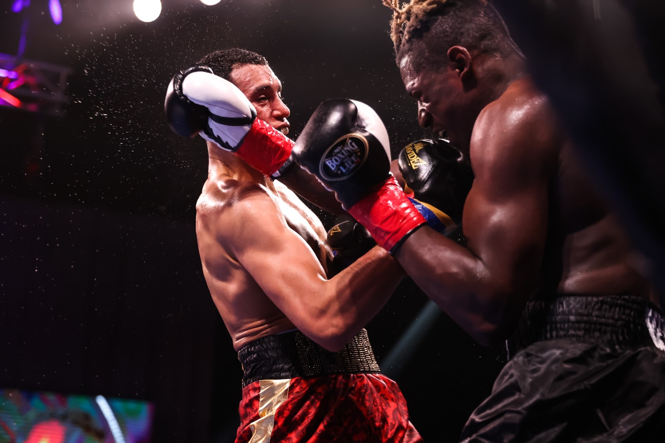Image: Results / Photos: Benavidez defeats Ellis, Gausha Scores Emphatic TKO Victory