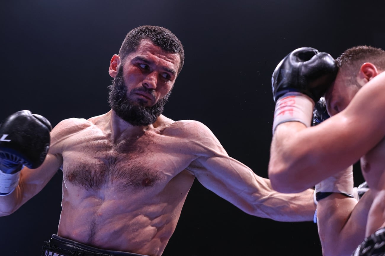 Artur Beterbiev boxing photo and news image
