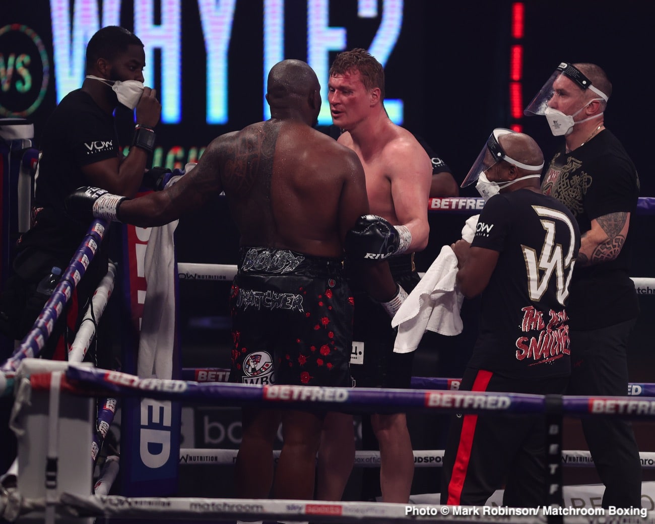 Image: Dillian Whyte shows respect to Alexander Povetkin after his retirement