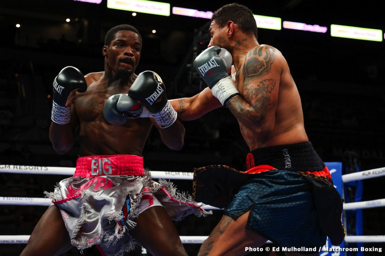 Image: Results / Photos: Haney Beats Linares In Vegas Thriller