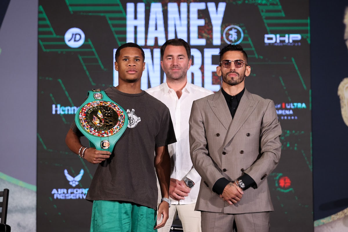 Image: Eddie Hearn says he'll make "Huge offer" to Teofimo Lopez for Devin Haney fight