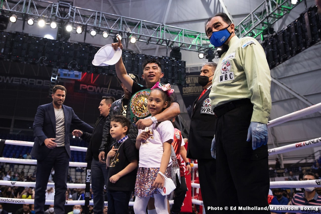 Image: Results / Photos: Martinez beats Cordova