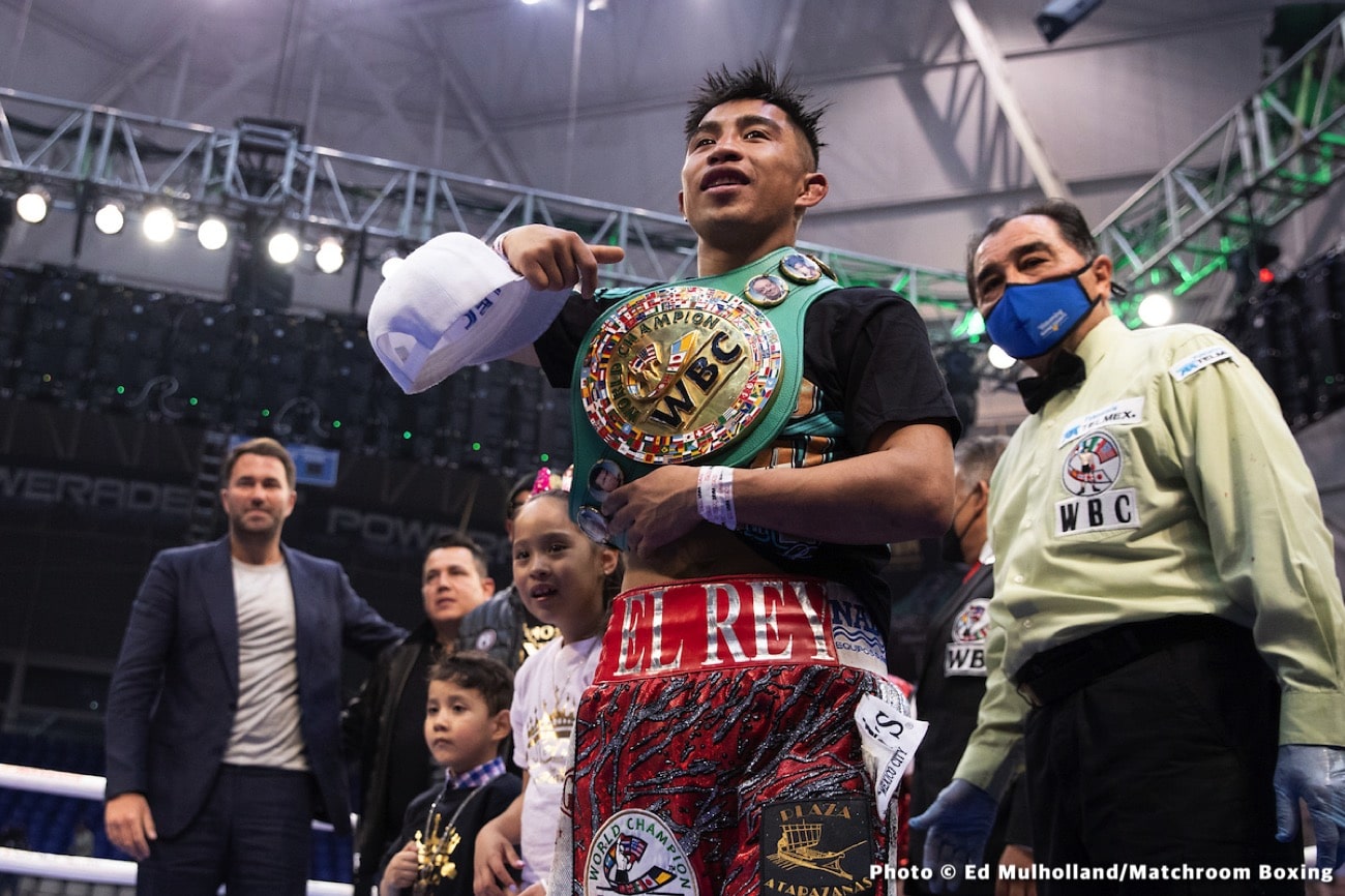 Julio Cesar Martinez, Roman Gonzalez boxing photo and news image