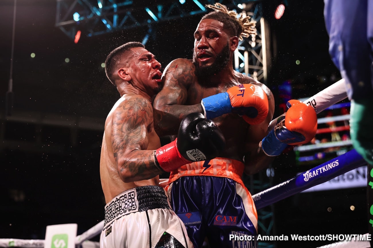 Image: Results / Photos: Floyd Mayweather, Logan Paul go the 8-round distance in exhibition