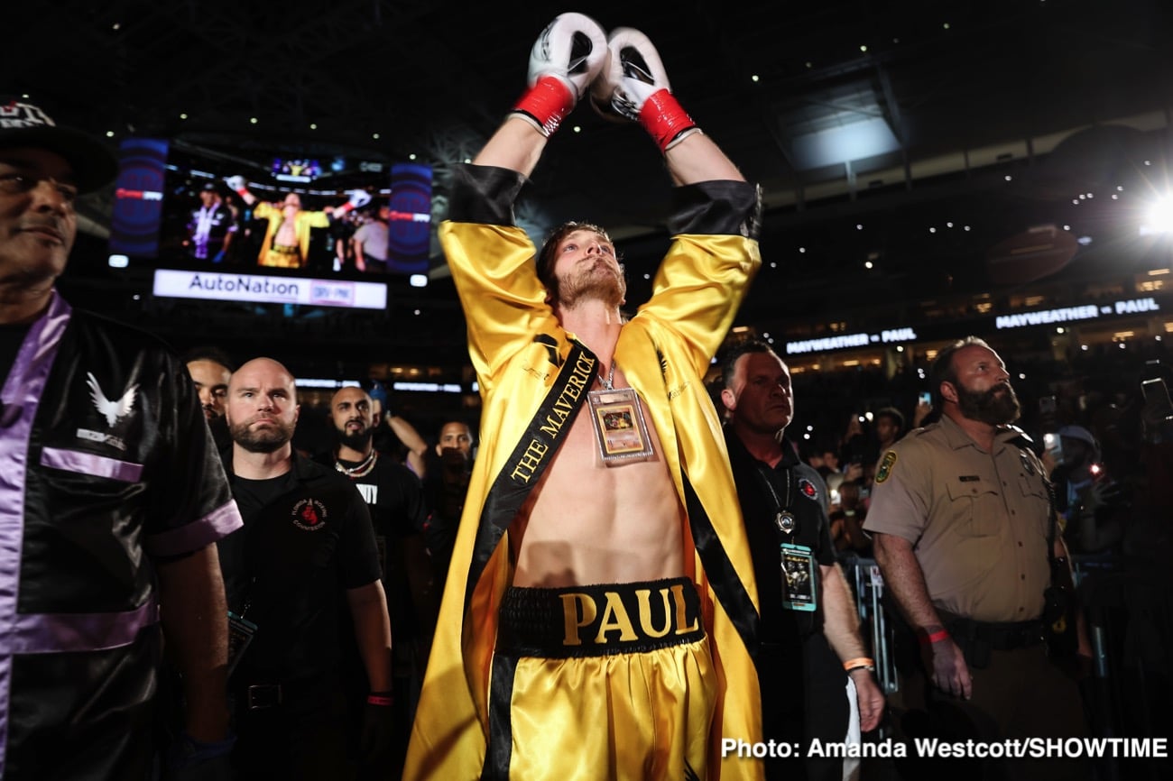 Image: Results / Photos: Floyd Mayweather, Logan Paul go the 8-round distance in exhibition