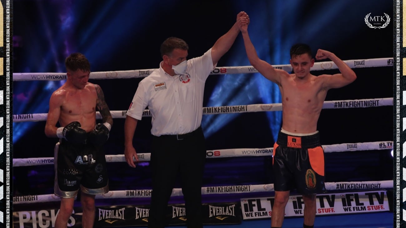 Image: Boxing Results: Ricardo Sandoval defeats Jay Harris