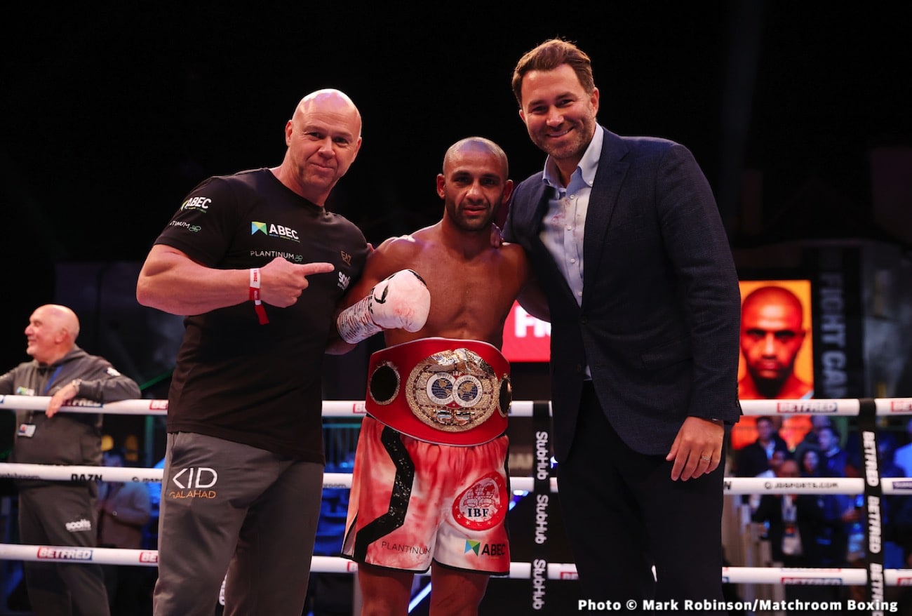 Image: Kid Galahad defeats James “Jazza” Dickens for IBF Feather Title in UK!