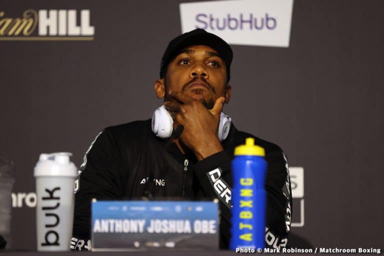 Image: Joshua angry, ready to thow Usyk on the floor, wants "war" in rematch