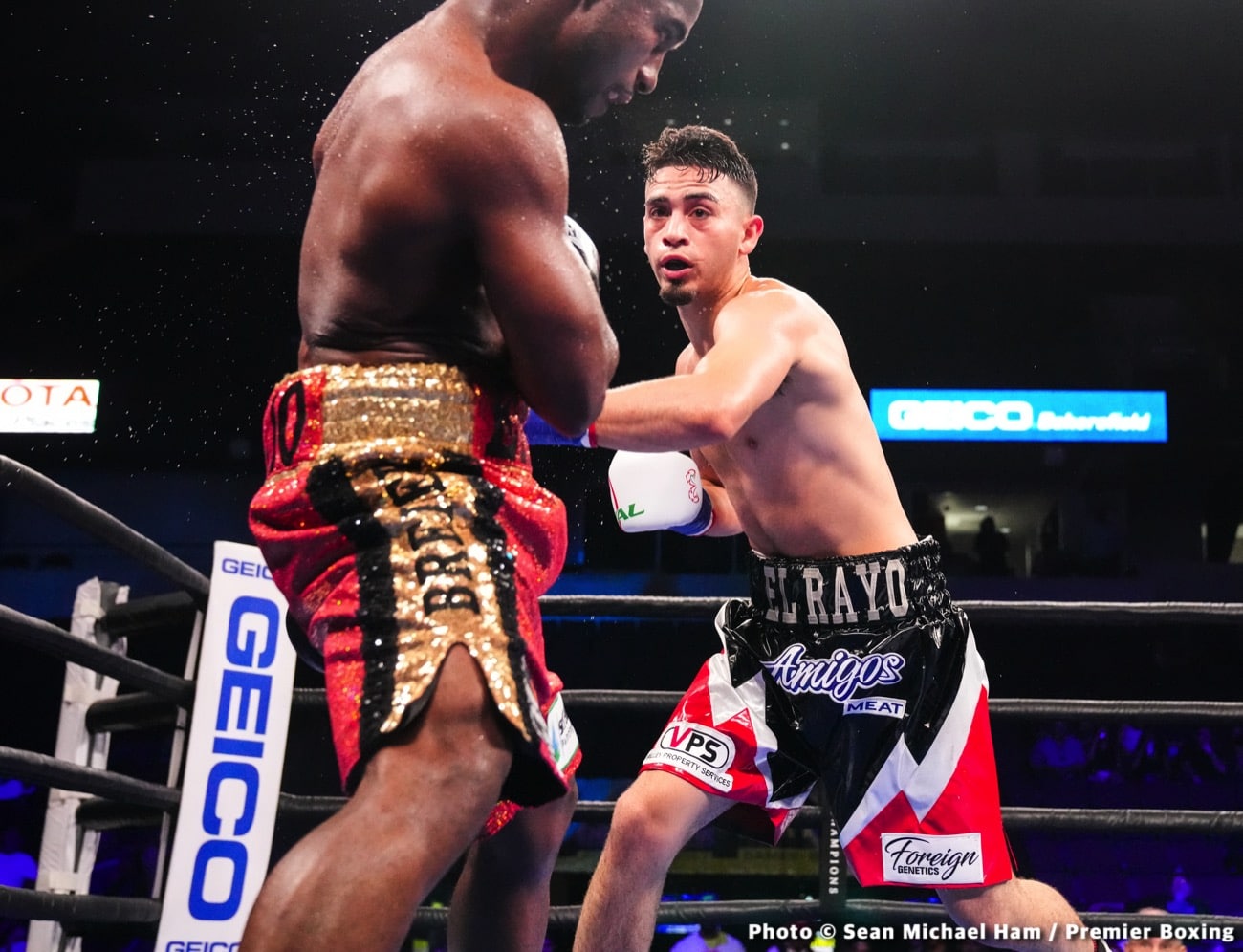 Image: Boxing Results: Jose Valenzuela Remains Unbeaten Defeating Denier Berrio!