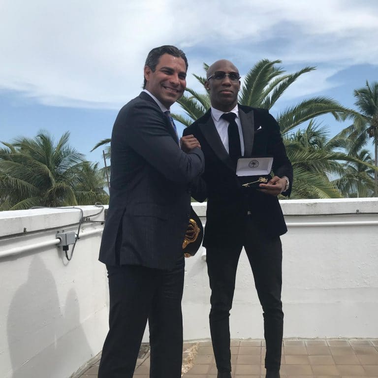 Image: WBA World Champion Yordenis Ugás Honored with the “Key to the City” of Miami by Mayor Francis Suarez
