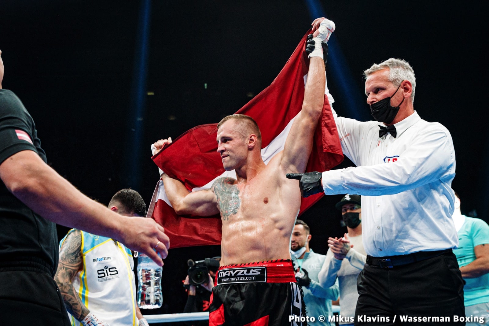 Image: Boxing Results: Mairis Briedis Defends World Titles With TKO Win Over Mann