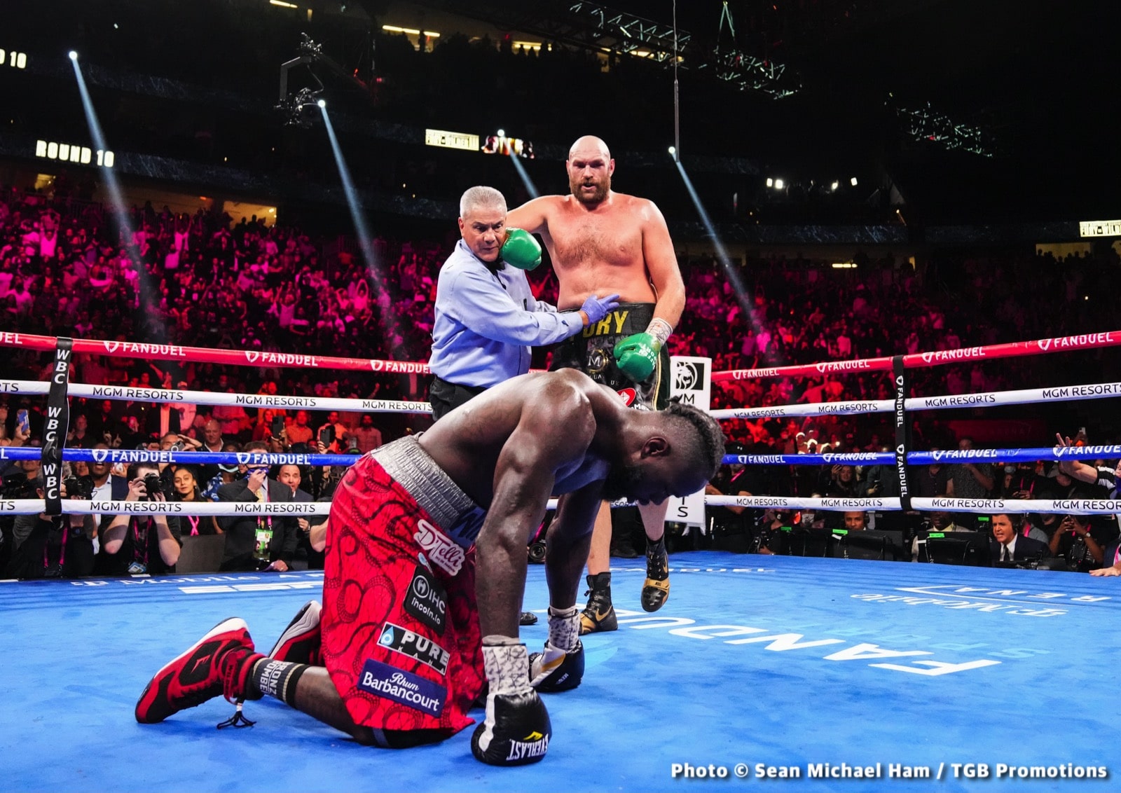 Image: Deontay Wilder was punch drunk against Tyson Fury from shot to the ear