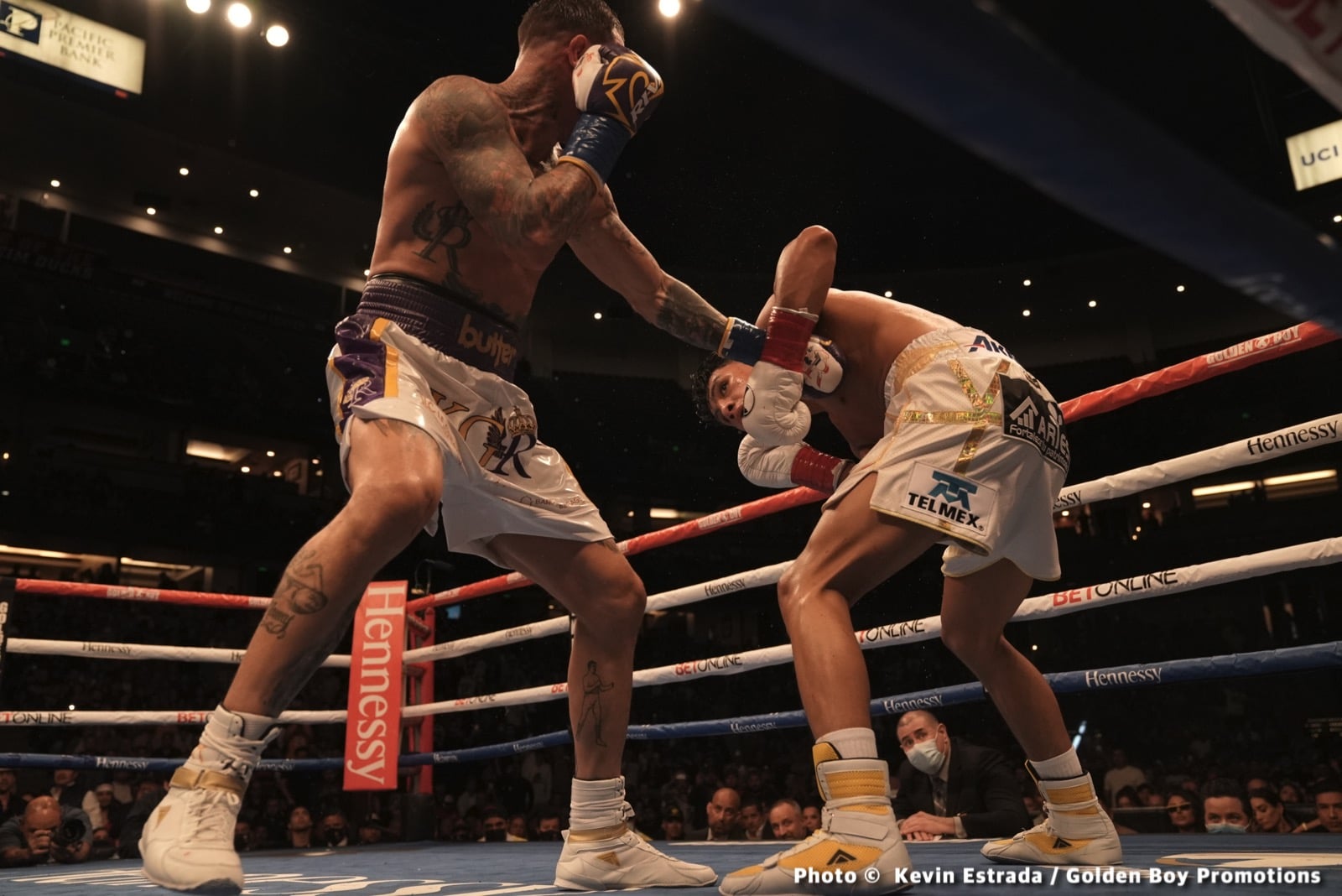 Image: Results / Photos: Jaime Munguia With Thrilling Victory Over Gabe Rosado
