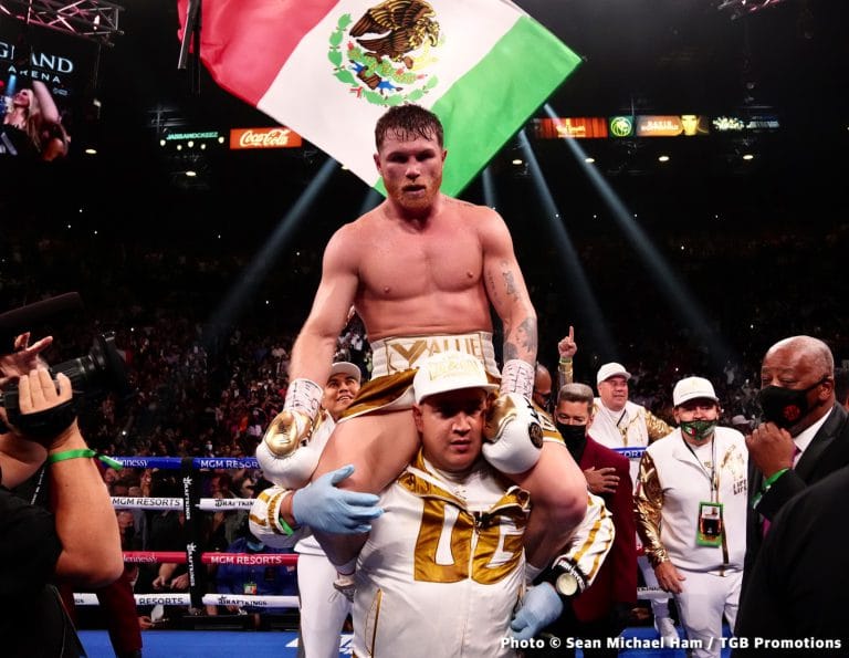 Image: Fighter of the year for 2021: Canelo Alvarez