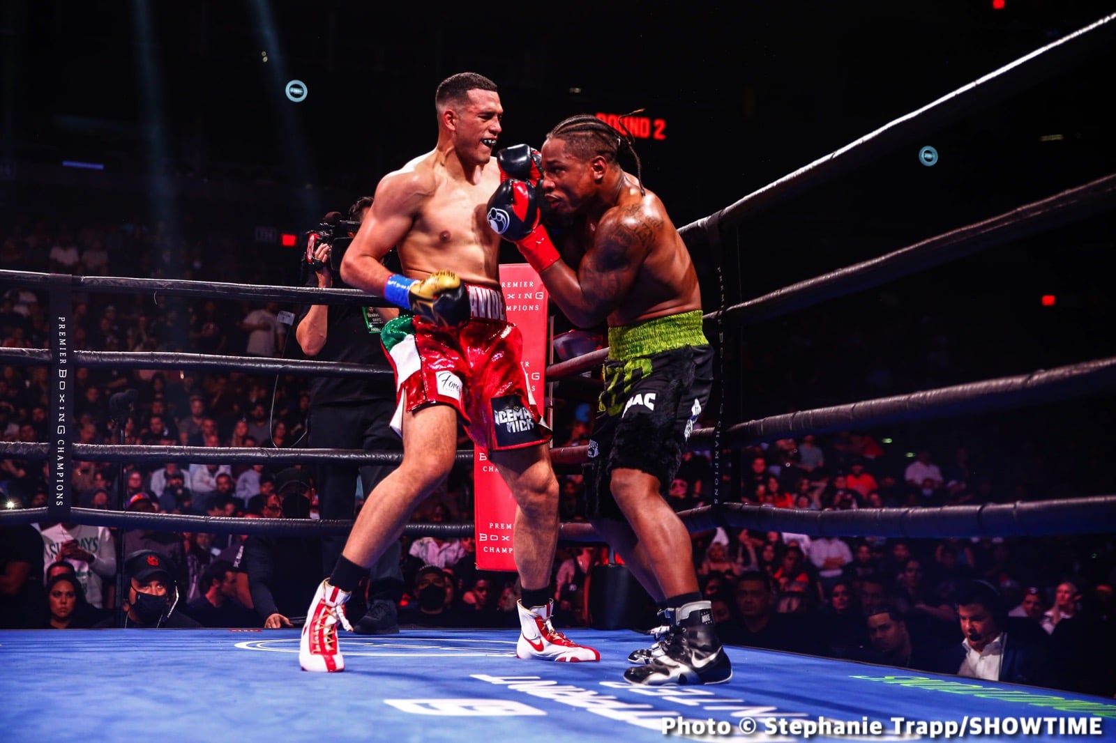 David Benavidez, Canelo Alvarez boxing photo and news image