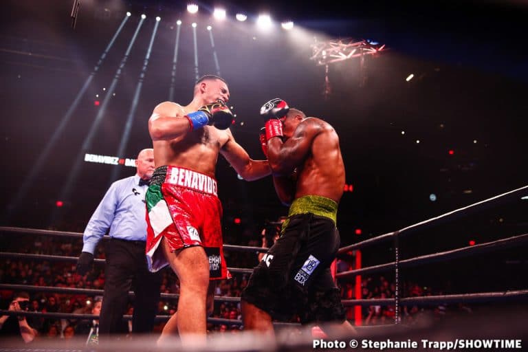 Image: Results / Photos: David Benavídez Remains Unbeaten With TKO Over Kyrone Davis