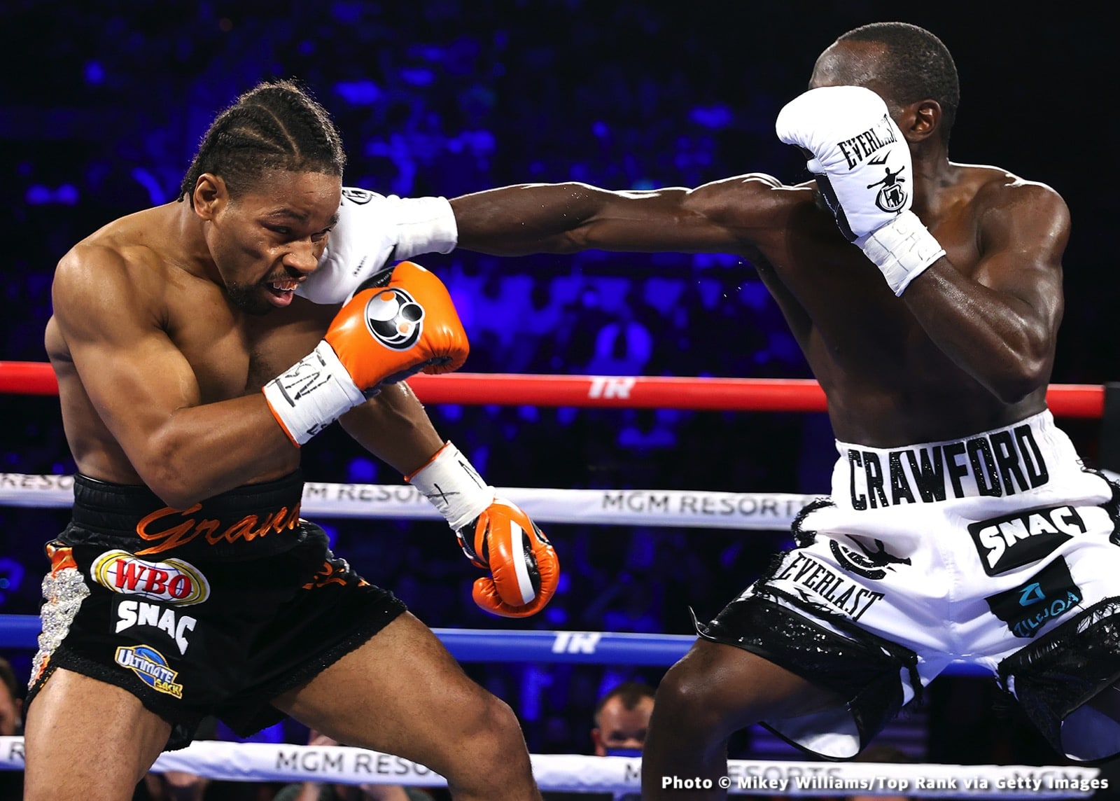 Shawn Porter, Terence Crawford boxing photo and news image