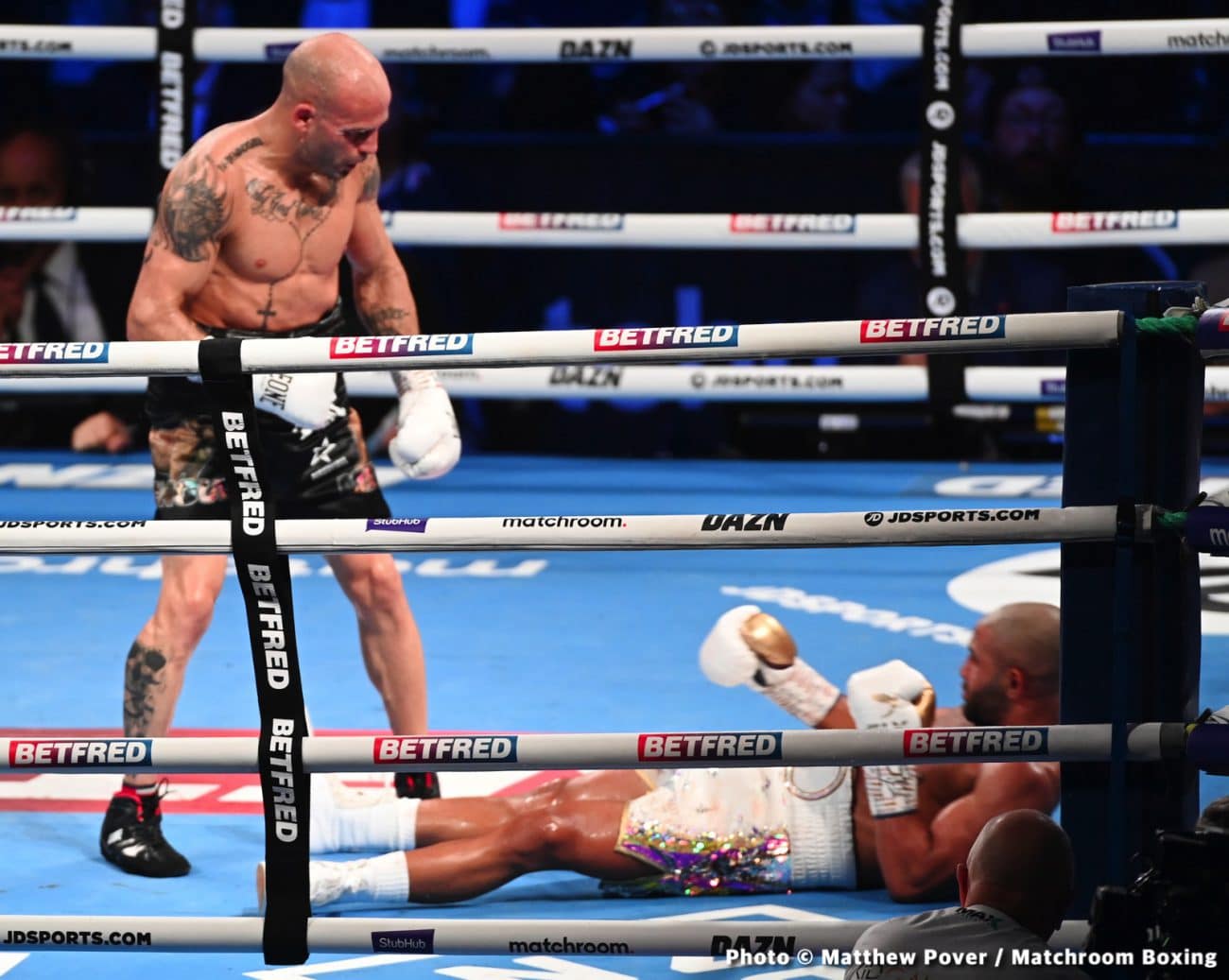 Image: Boxing Results: Kid Galahad Stopped by Kiko “La Sensacion” Martinez in UK!