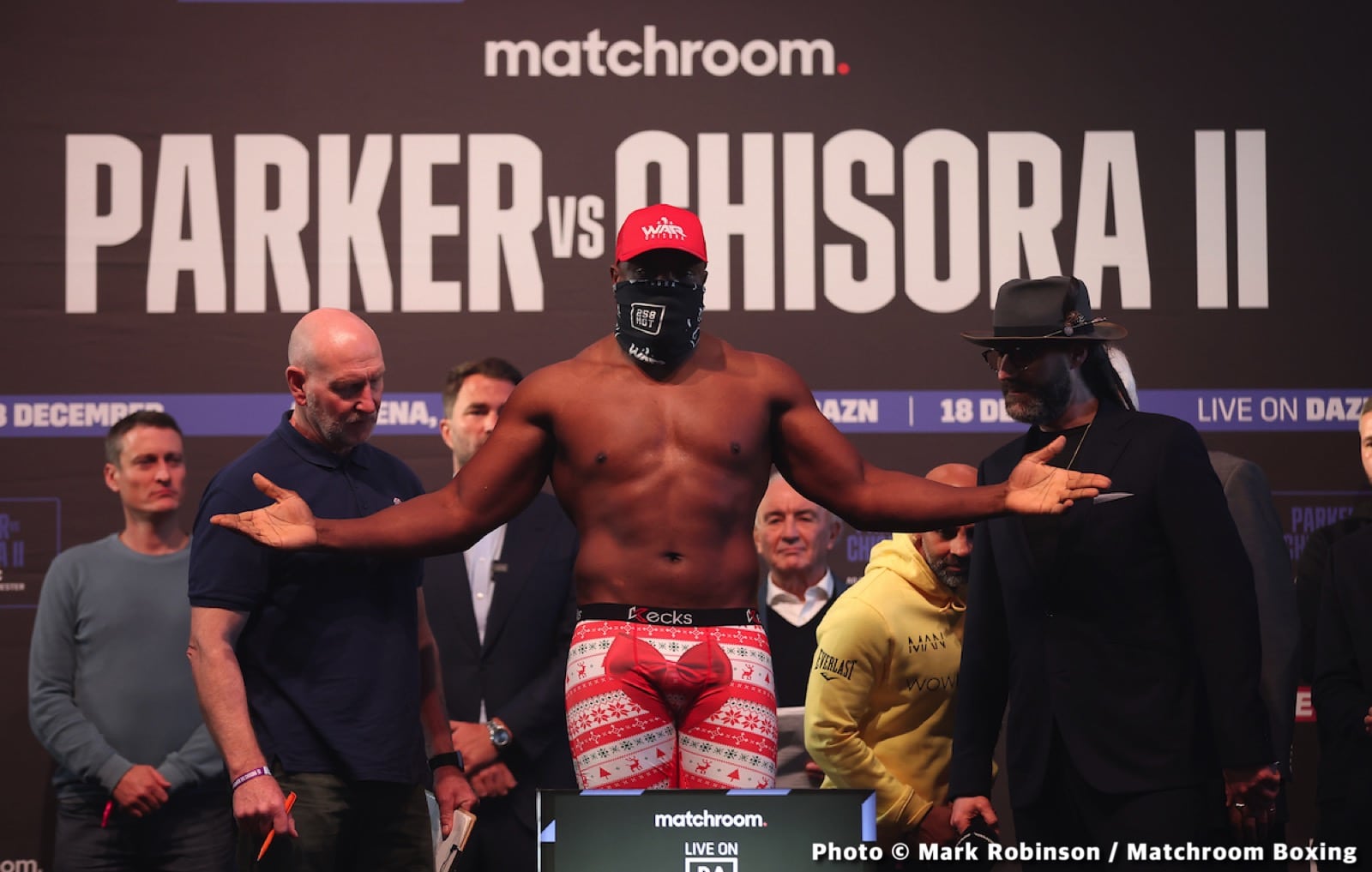 Image: Joseph Parker bulks up to 251, Dereck Chisora 248 1/2 - weigh-in results