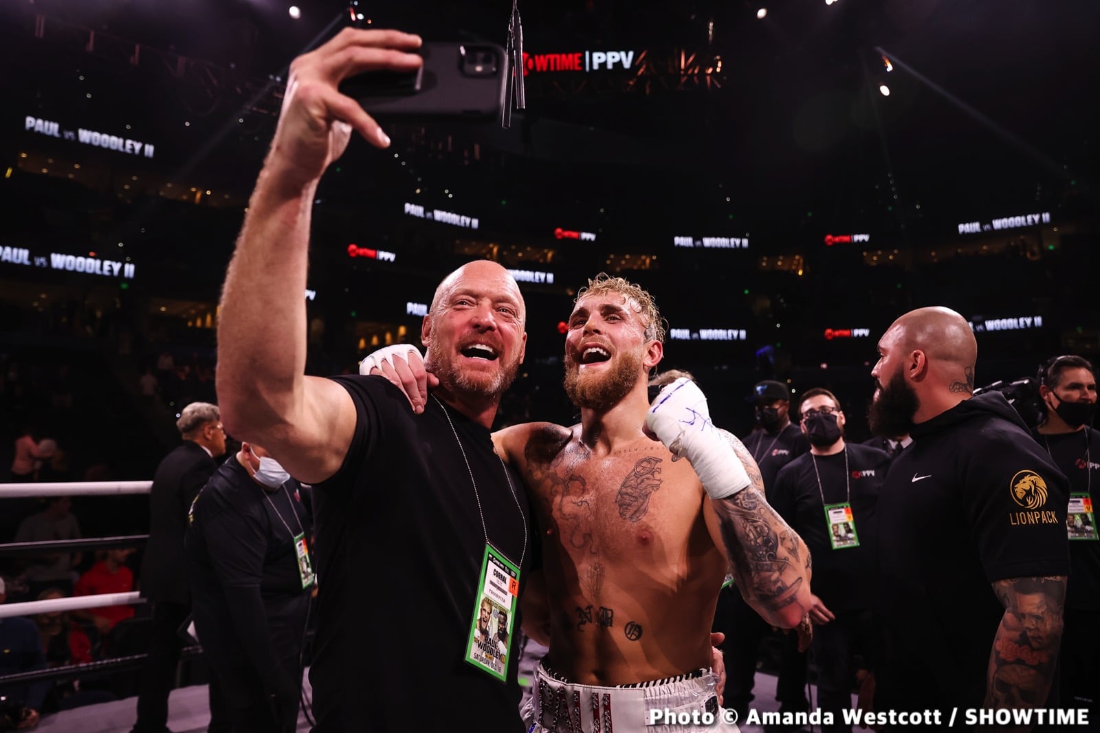 Image: Crossover Boxing: Follower or Fan?