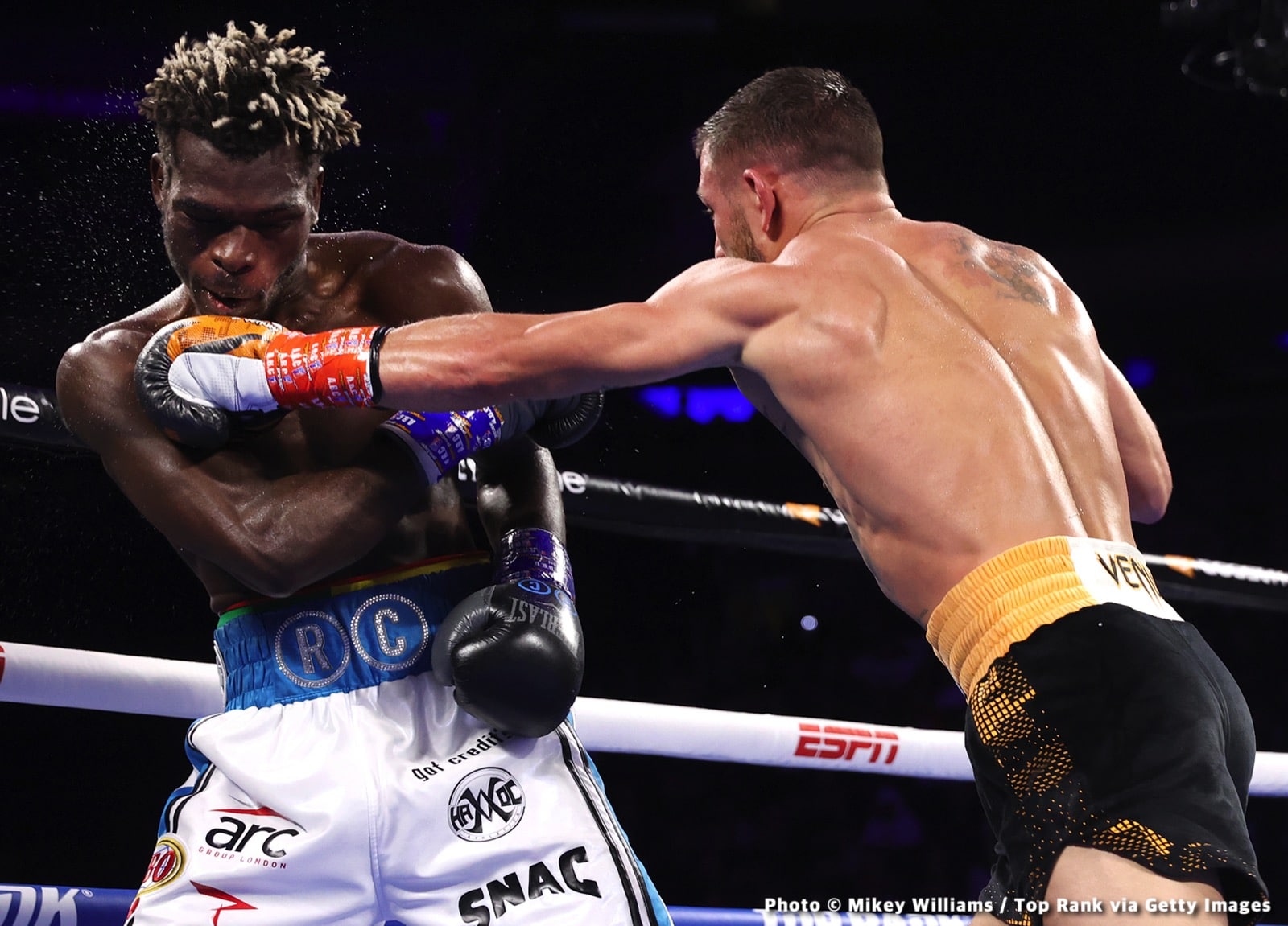Image: Boxing Results: Vasyl “Loma” Lomachenko and Richard “RC” Commey