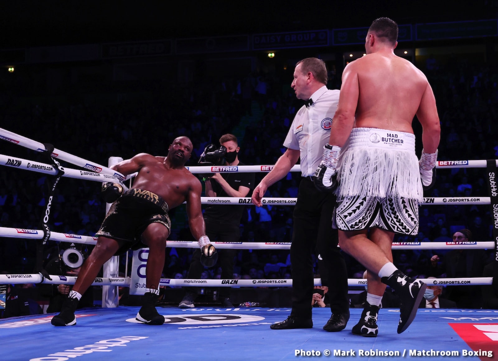 Joseph Parker, Derek Chisora boxing photo and news image