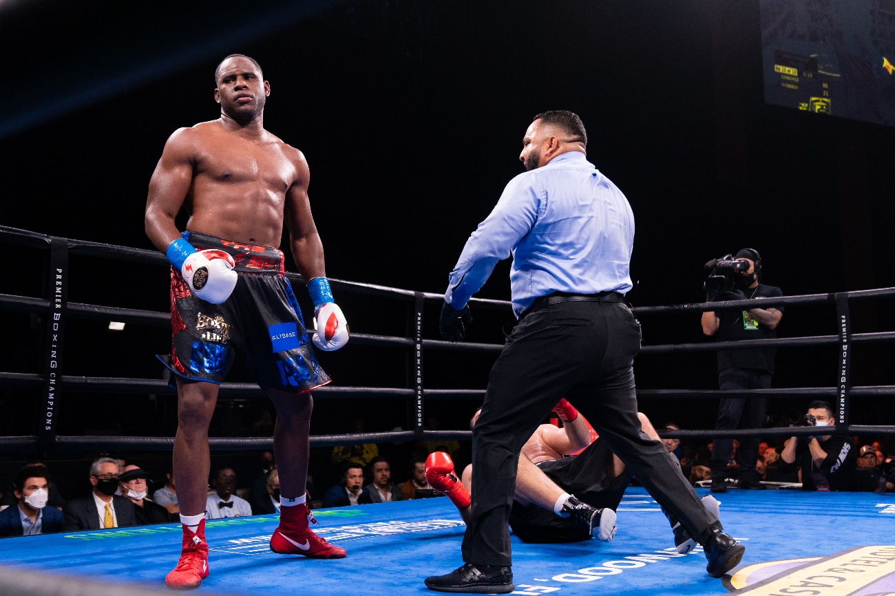 Oleksandr Usyk, Tyson Fury boxing photo