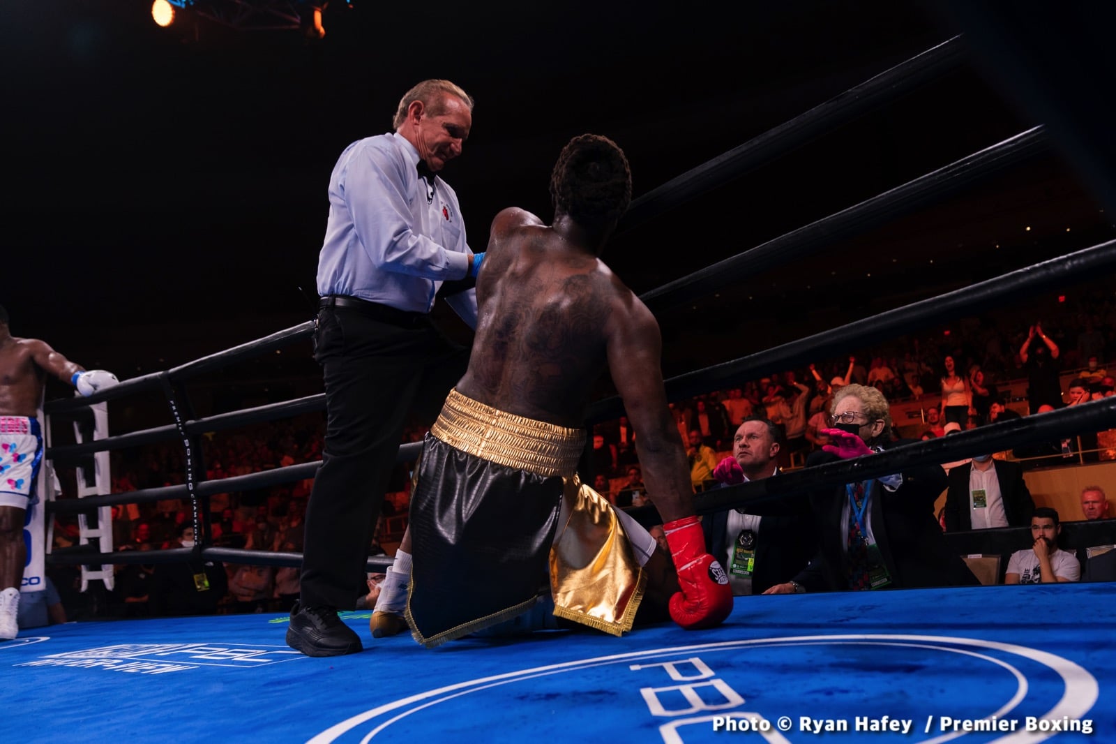 Image: Luis King Kong Ortiz Stops Prince Charles Martin in 6 rounds! - Boxing Results