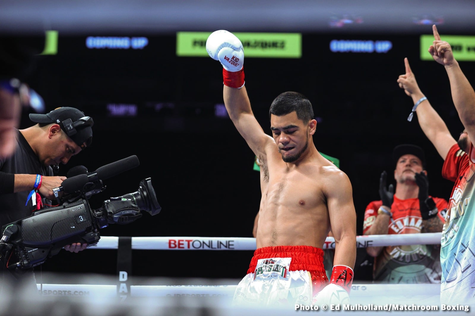 Image: Results / Photos: Jesse Rodriguez defeats Carlos Cuadras, wins WBC 115-lb title