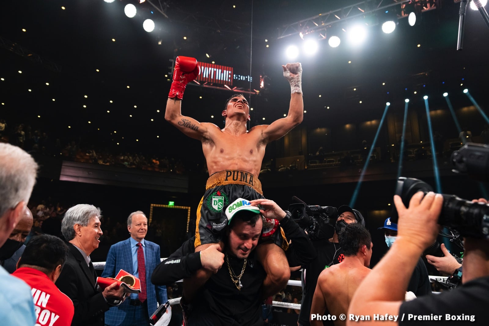 Image: Boxing Results: Fernando Martinez defeats Jerwin Ancajas!