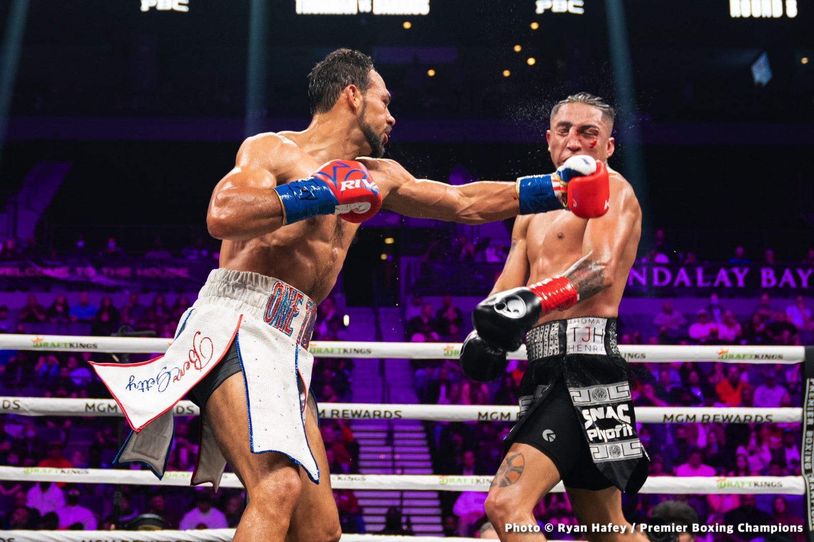 Image: Keith Thurman vs. Mario Barrios - LIVE results from Las Vegas