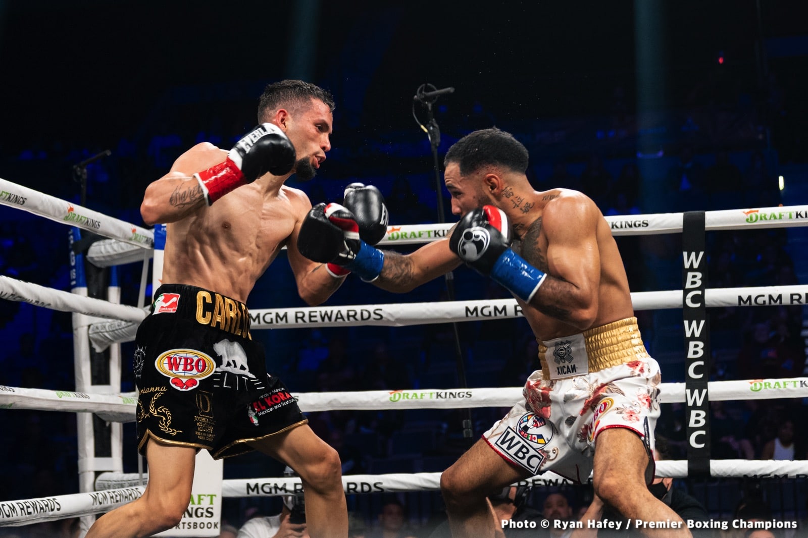 Image: Results / Photos: Keith Thurman schools Mario Barrios in comeback, Santa Cruz Wins
