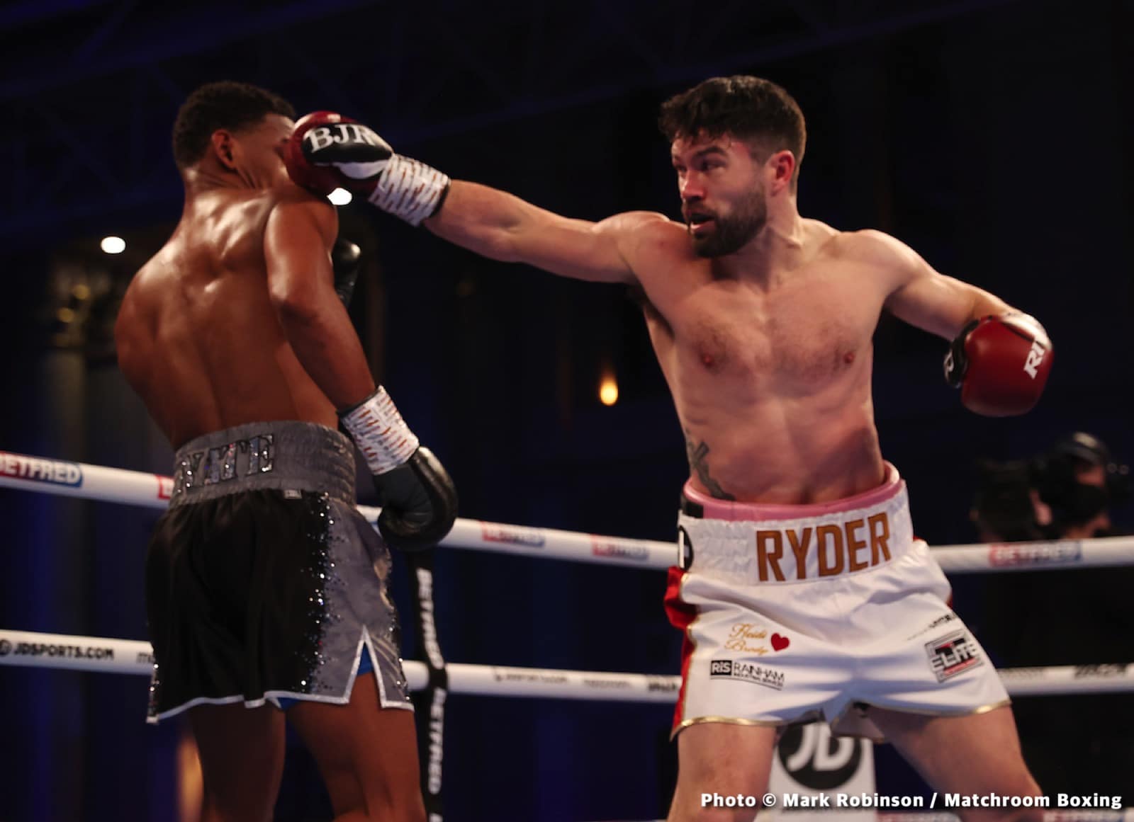 Image: John Ryder beats Danny Jacobs, wants Canelo title shot next