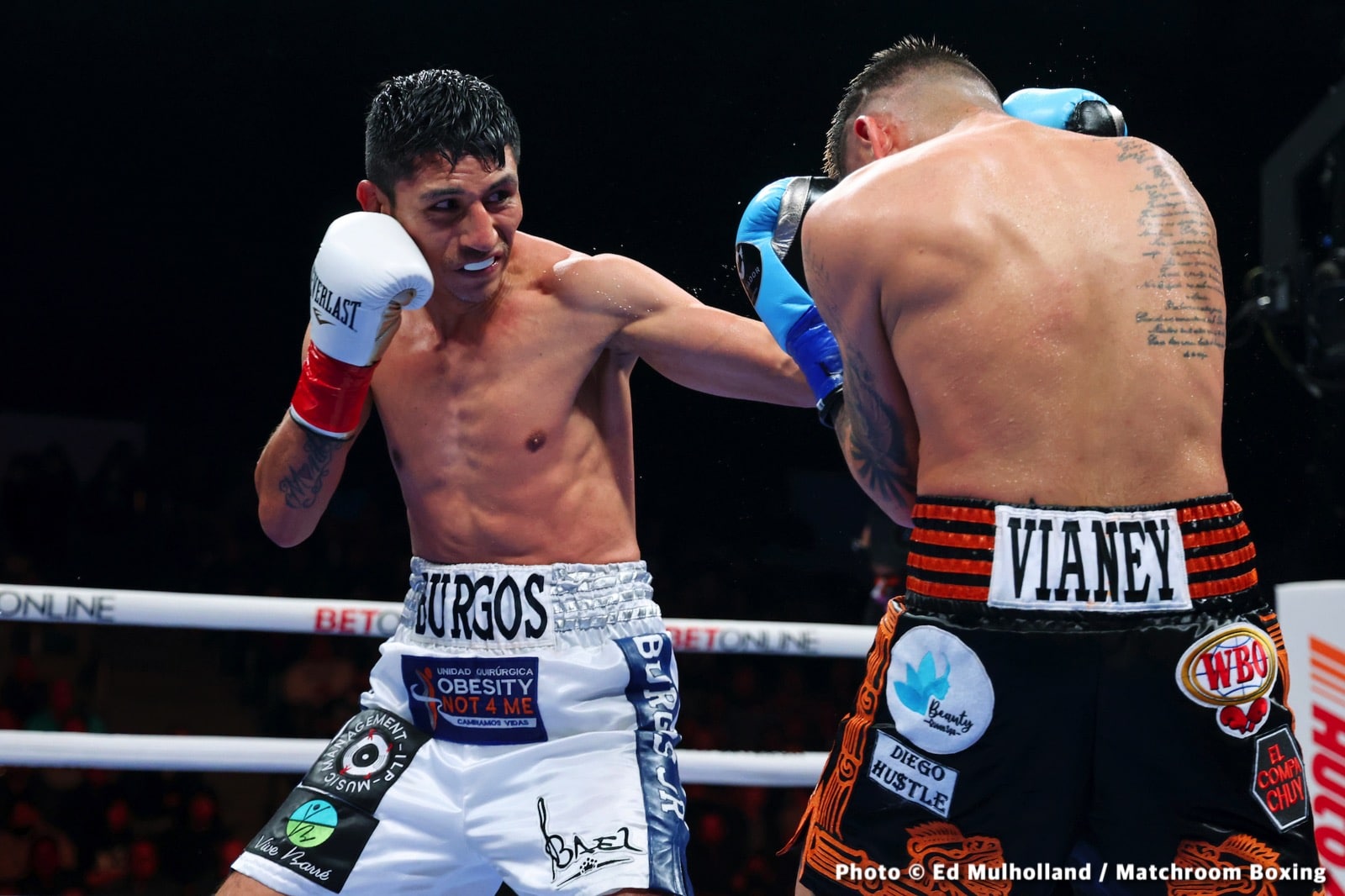 Image: Boxing Results: Roman “Chocolatito” Gonzalez Defeats Julio “El Rey” Cesar Martinez!