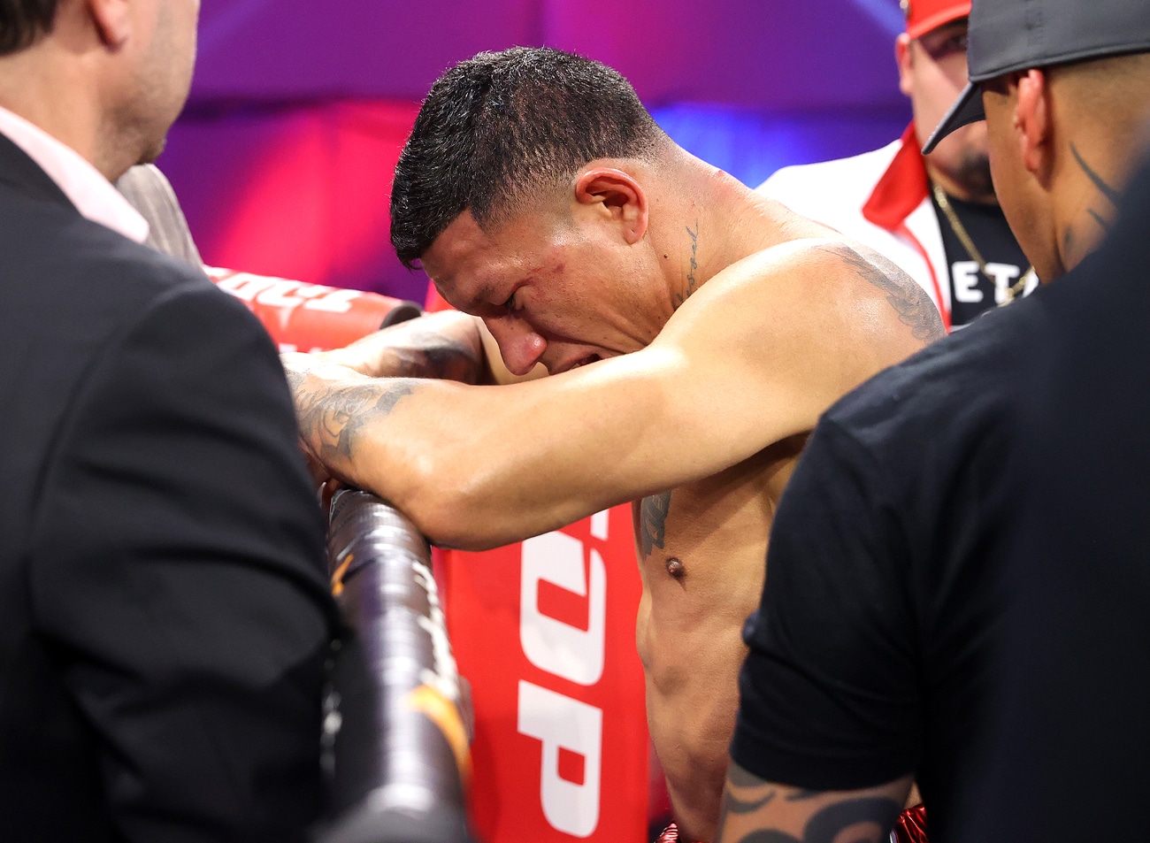 - Boxing News 24, Miguel Berchelt boxing photo