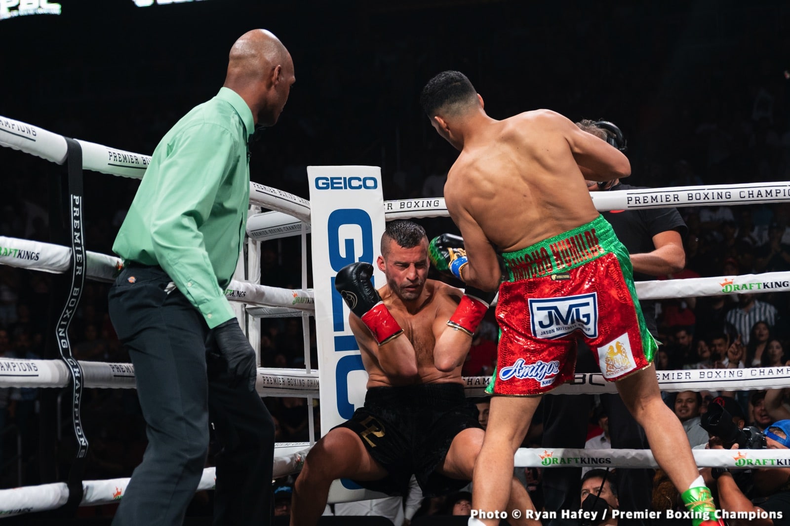 Image: Boxing Results: David Benavidez Stops David Lemieux!